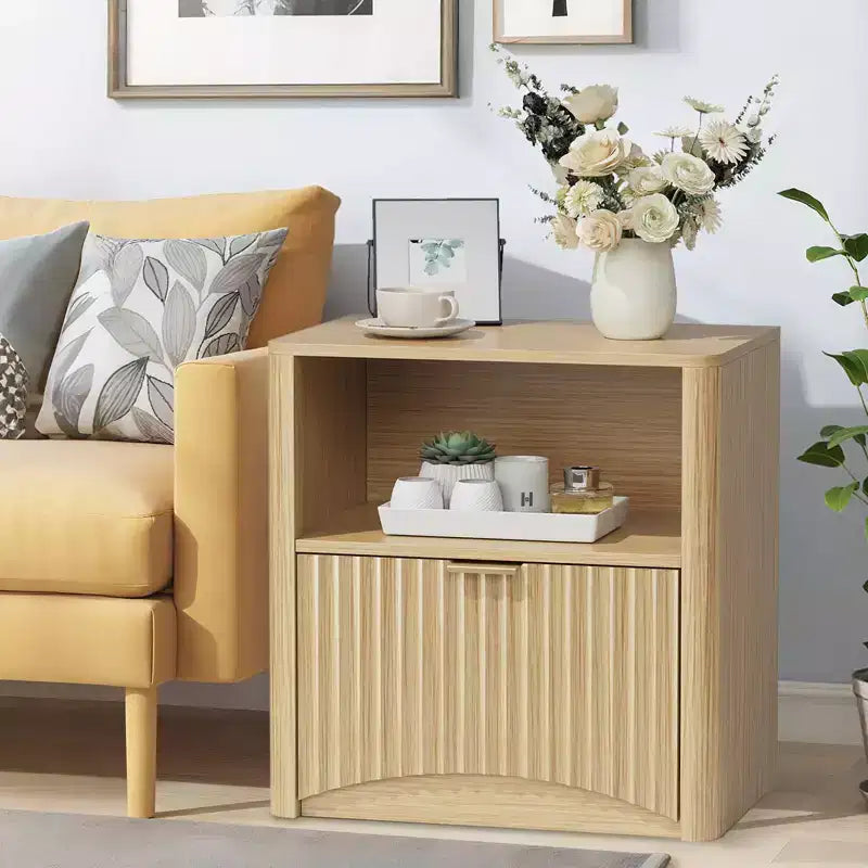 Comodino set da 1, comodino scanalato con cassetto e vano portaoggetti, tavolino laterale moderno di metà secolo, comodino in legno per camera da letto, divano, ufficio, rovere