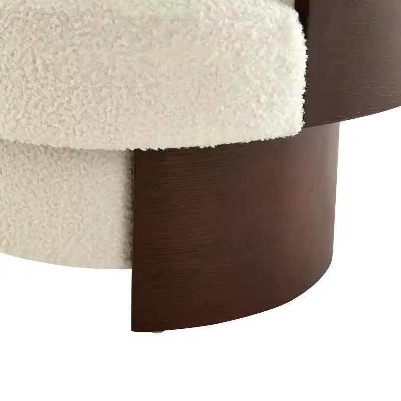 Poltrona a botte girevole imbottita scultorea curva Christopher Knight Home Scrolla