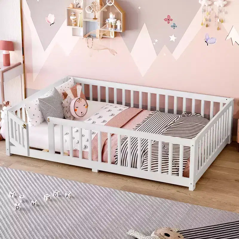 Bellemave Letto a terra per bambini in legno massello con sponde di sicurezza e porta rimovibile, letto a terra Montessori per bambini
