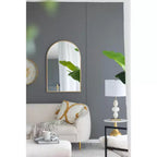 Specchio da parete arcuato 24 x 36 pollici con cornice in metallo dorato