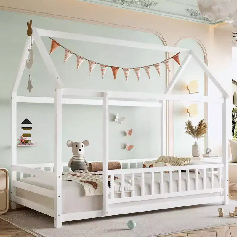 Okak Letto a Piattaforma Moderno Doppio/Matrimoniale in Pino con Tetto a Casetta e Recinzione, Letto in Legno per Camera dei Bambini, Camera da Letto