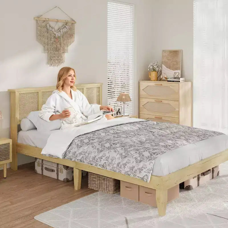 Base Letto COZONY Full/Queen con Testiera in Rattan Naturale, 4 Cassetti Contenitore, Base Materasso con Piattaforma in Metallo, Non Richiede Rete a Molle