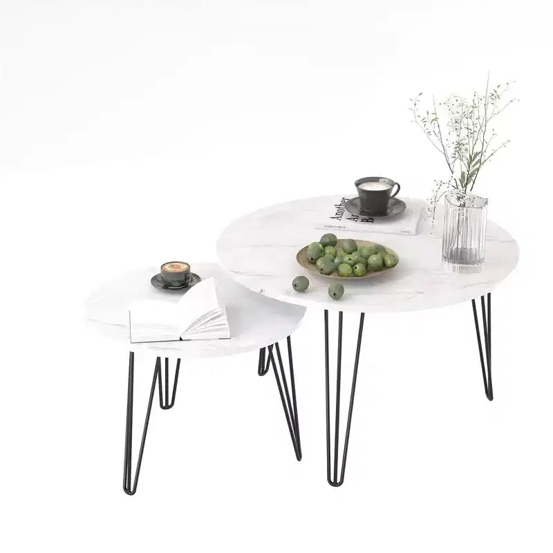 Set di 2 tavolini da caffè rotondi impilabili, piano in finto marmo da 60 cm con struttura in metallo, tavolini in legno per soggiorno