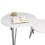 Set di 2 tavolini da caffè rotondi impilabili, piano in finto marmo da 60 cm con struttura in metallo, tavolini in legno per soggiorno