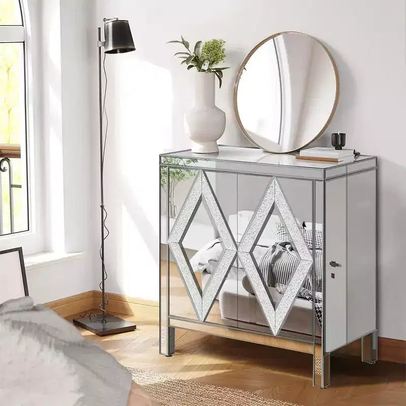 Credenza con bordo a specchio, mobile contenitore, tavolo consolle con motivo geometrico, 2 ante e maniglie effetto vetro