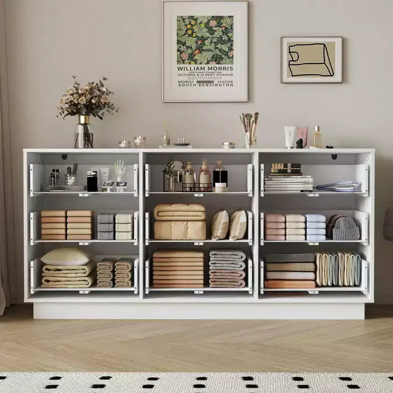 Caratteristiche della camera da letto: contenitore a 9 cassetti con cassetti, pavimenti in legno di grandi dimensioni e cassettiere, colore bianco