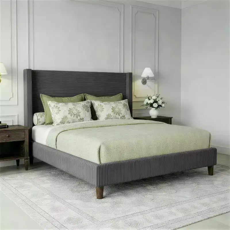 Letto a piattaforma imbottito Dyonery Queen Size, letto Wingback con testiera da 56,1 pollici in velluto a coste/gambe in legno massello/nessuna rete a molle necessaria/senza rumore