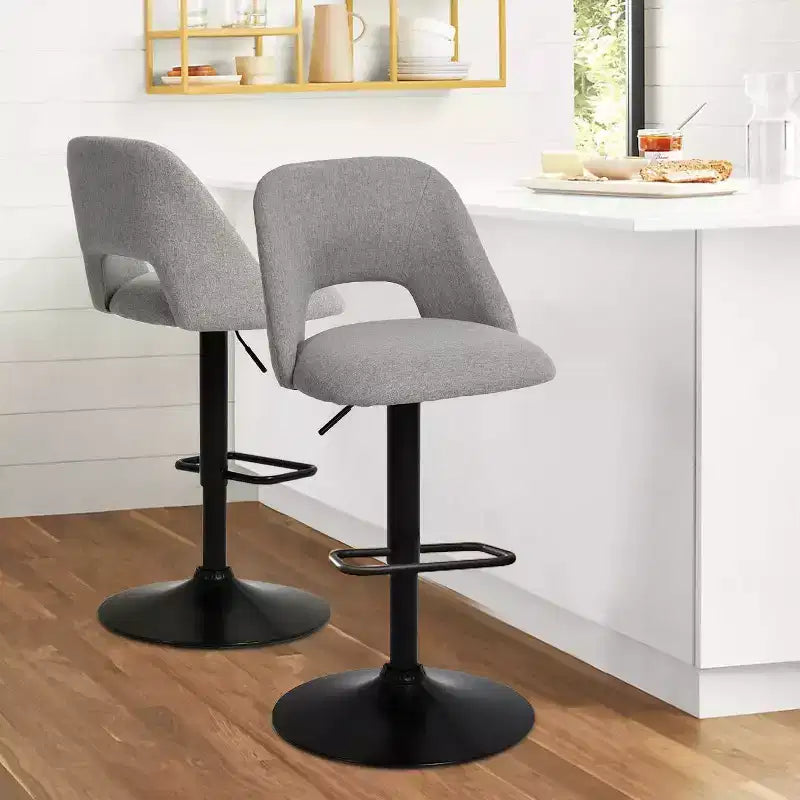 Set di 2 Sgabelli da Bar Girevoli Regolabili, Sgabelli da Bancone Imbottiti con Schienale e Base Nera, Altezza 61-81 cm - Panipeachy