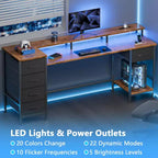 Scrivania da computer marrone da 61 pollici con stazione di ricarica, scrivania da gaming con luci LED, reversibile, 5 cassetti in tessuto, tavolo da scrittura per ufficio domestico, contenitore per studio