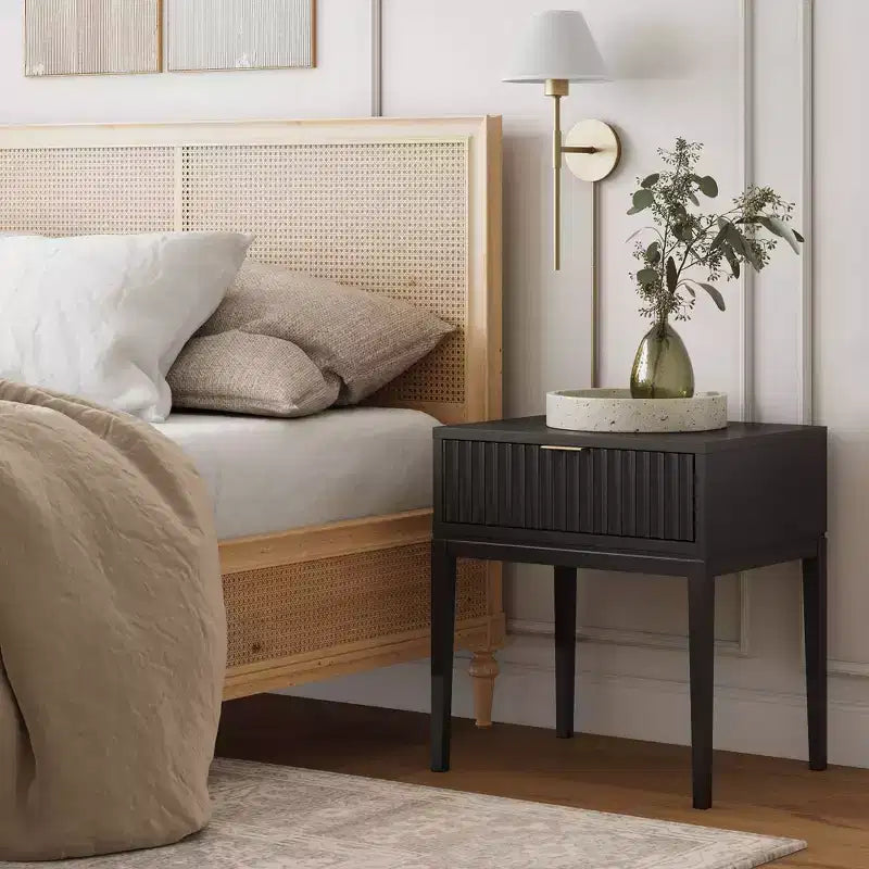 Comodino scanalato Jasper Wood nero