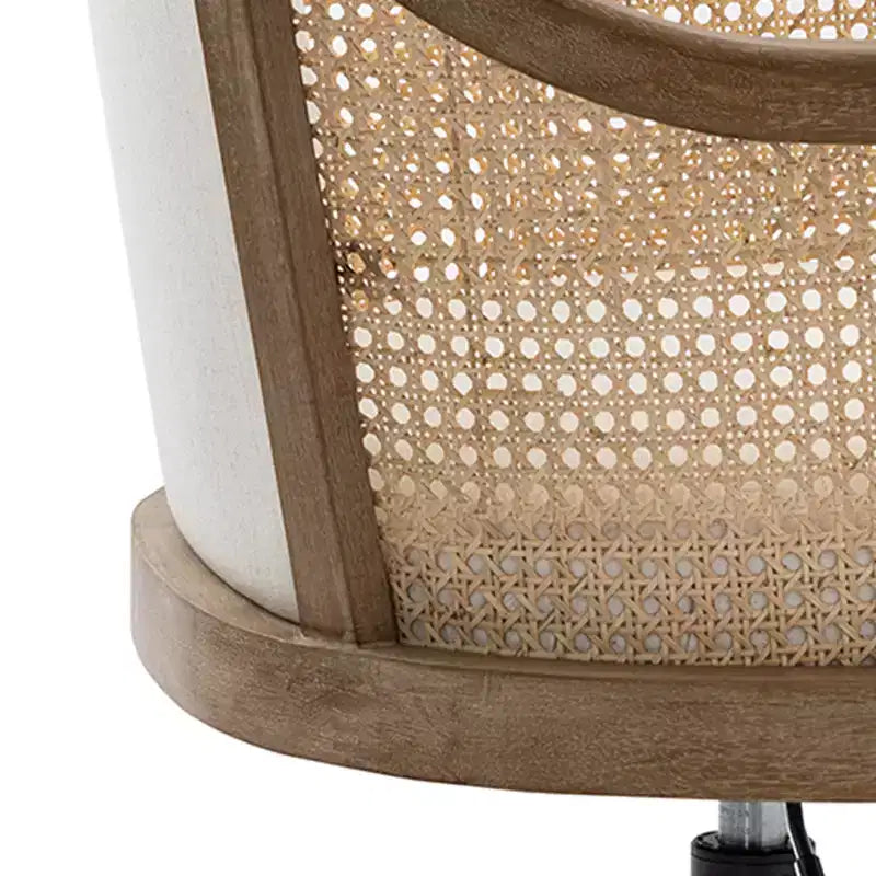 Poltrona operativa Danilo Swivel con braccioli in rattan e cuscino in misto lino naturale e schiuma | ARTFUL LIVING DESIGN