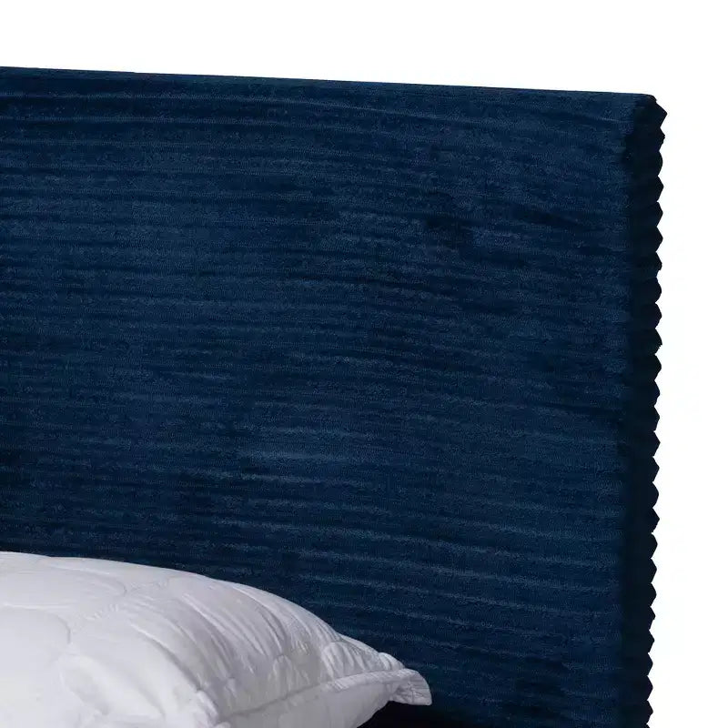 Letto a pannello Abberton moderno e contemporaneo in velluto e metallo