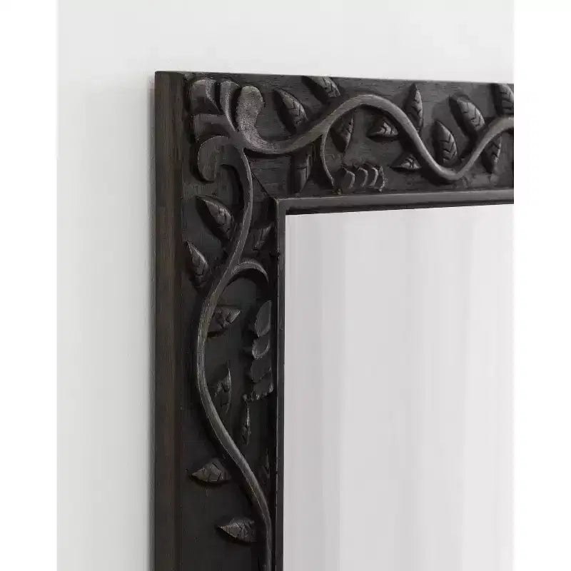 Specchio intagliato in legno Natesa 24x32